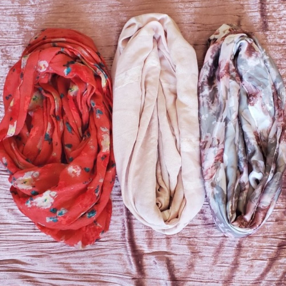 Bundle of 3 scarves